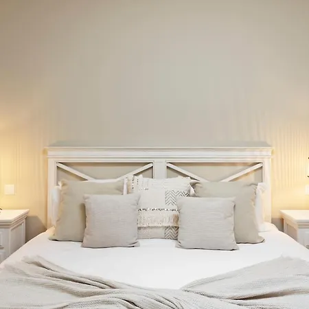 Apartment 2 Bedroom In The Heart Of Puerto Banus *