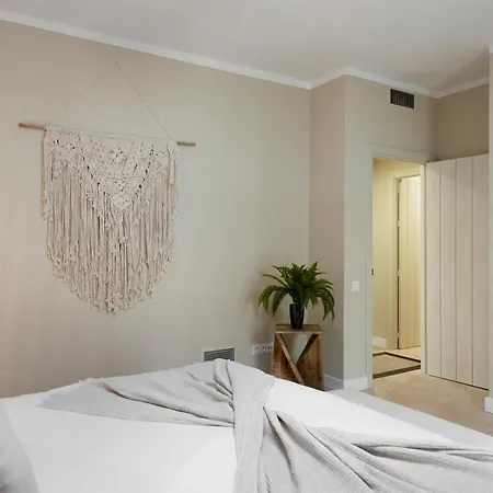 2 Bedroom In The Heart Of Puerto Banus * Marbella