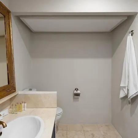 2 Bedroom In The Heart Of Puerto Banus Apartment Marbella