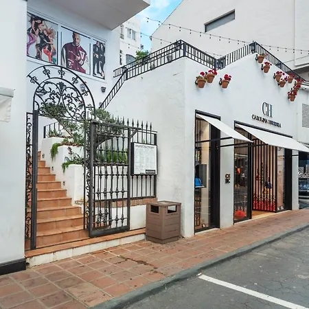 2 Bedroom In The Heart Of Puerto Banus Apartment
