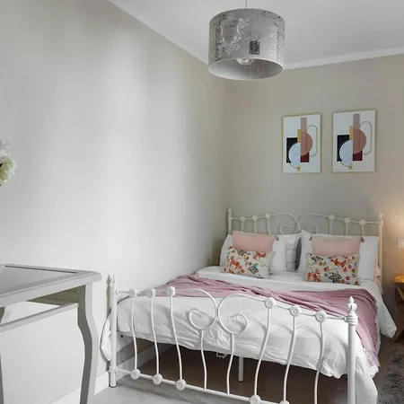 2 Bedroom In The Heart Of Puerto Banus Apartment Marbella