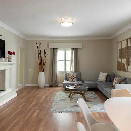 Appartamento 2 Bedroom In The Heart Of Puerto Banus